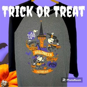 🎃 Disney Parks Women's Medium 2018 Mickey's Not-So-Scary Annual Passholder Tee
